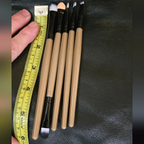 HOST PICK!🎉🎊Clinique Bronzer Milk Trifle Kat Von D Epic Kiss & brush Set LOT - Picture 13 of 13